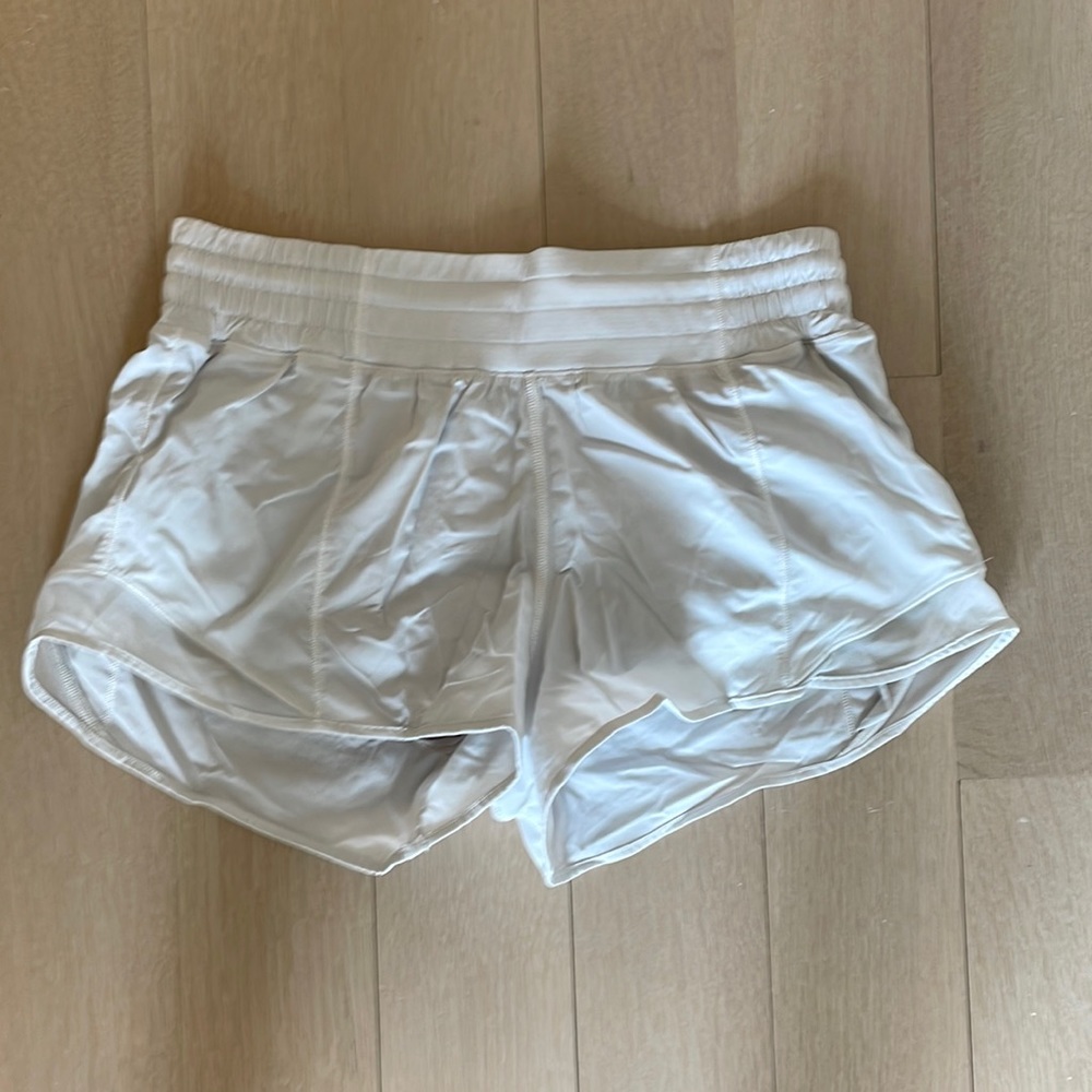 Lululemon white shorts size 6 regular